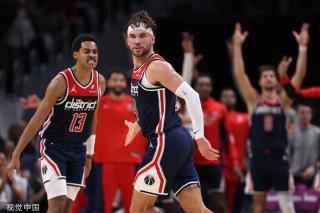 媒体和球迷 媒体和球迷