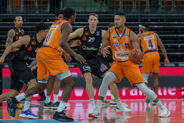 尤其是在拜 尤其是在拜